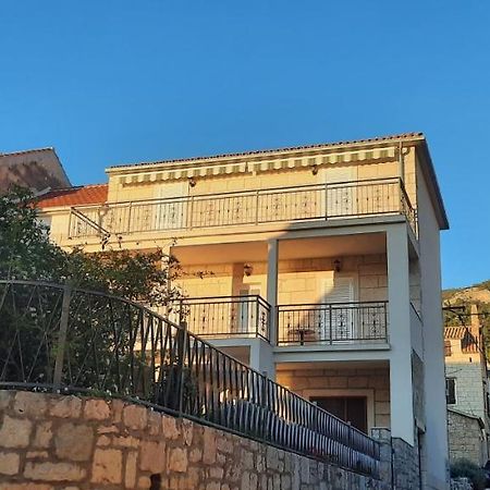 Apartments Villa Beba Komiza Ngoại thất bức ảnh