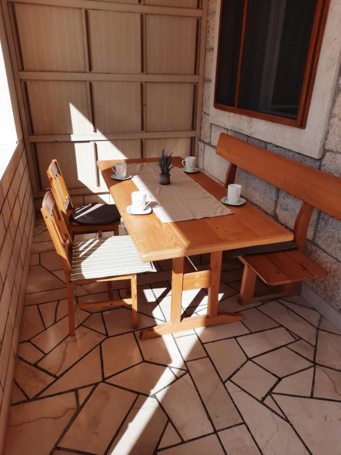 Apartments Villa Beba Komiza Ngoại thất bức ảnh