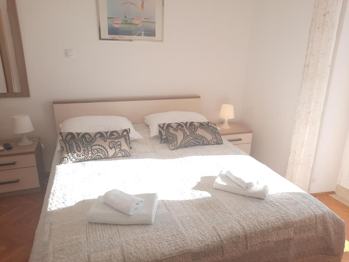 Apartments Villa Beba Komiza Ngoại thất bức ảnh
