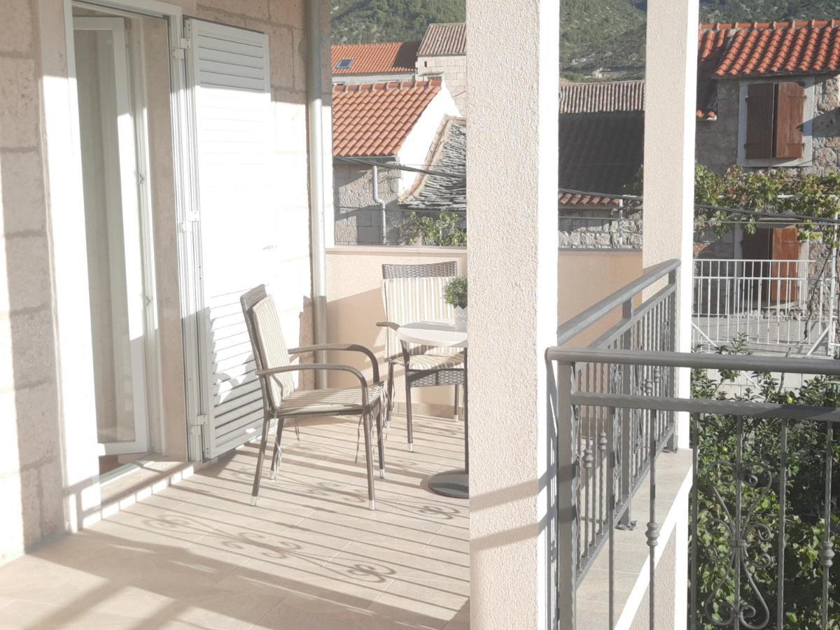 Apartments Villa Beba Komiza Ngoại thất bức ảnh