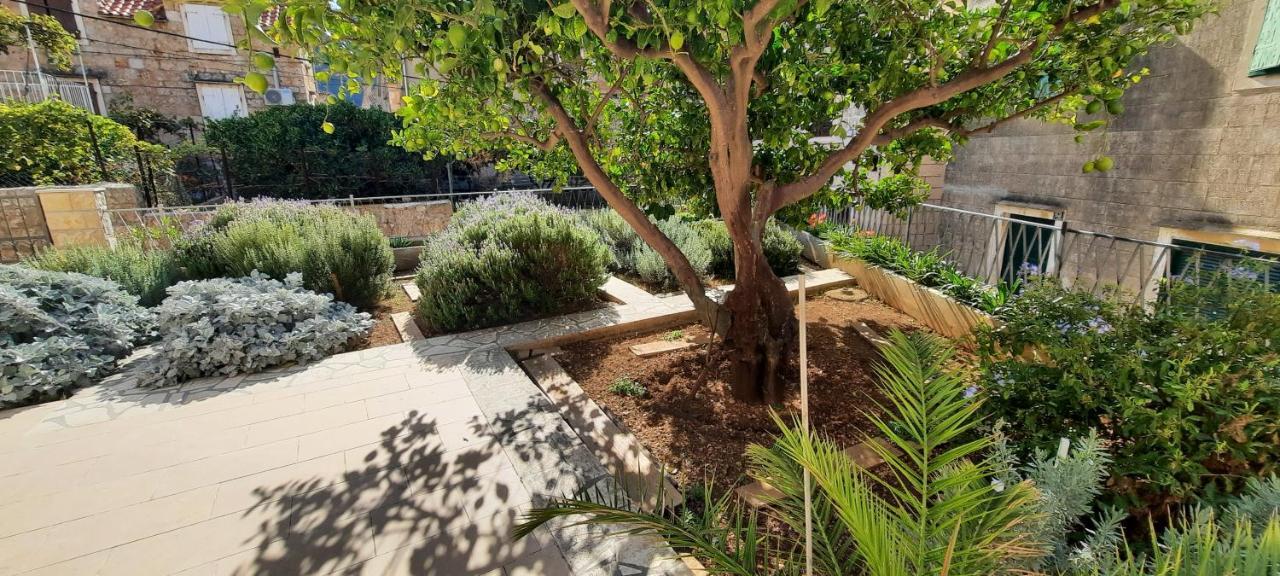 Apartments Villa Beba Komiza Ngoại thất bức ảnh